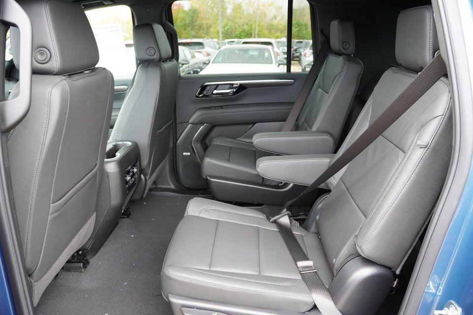 new 2026 Chevrolet Suburban car, priced at $73,252