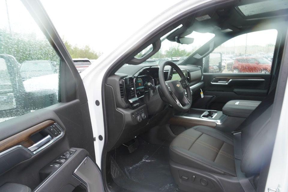 new 2025 Chevrolet Silverado 3500 car, priced at $79,570