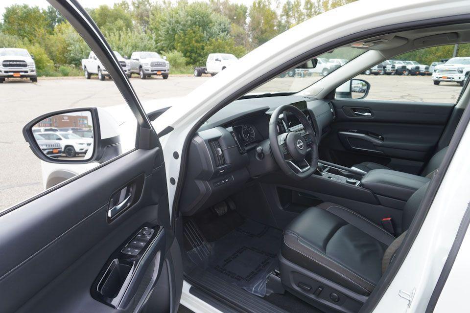 used 2024 Nissan Pathfinder car, priced at $40,887