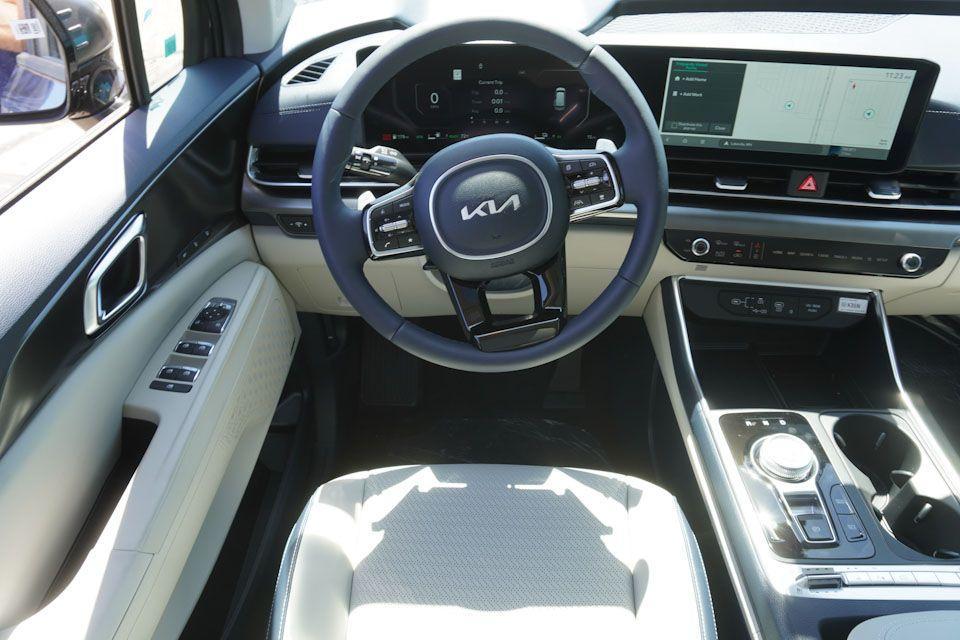 new 2025 Kia Carnival Hybrid car, priced at $50,087