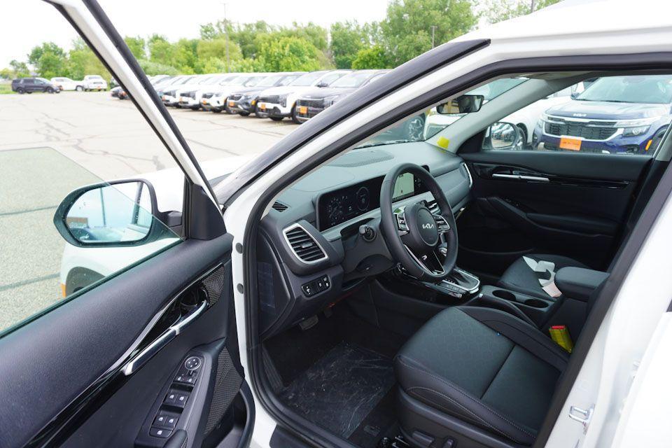 new 2025 Kia Seltos car, priced at $26,924