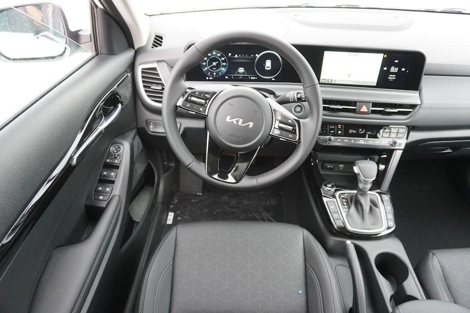 new 2025 Kia Seltos car, priced at $26,924