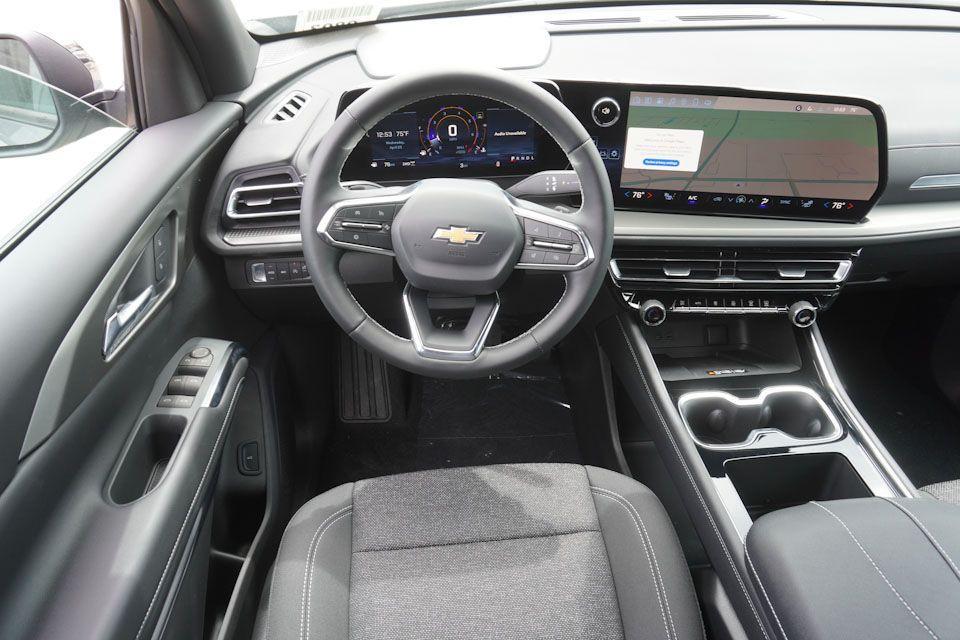 new 2025 Chevrolet Traverse car, priced at $41,391