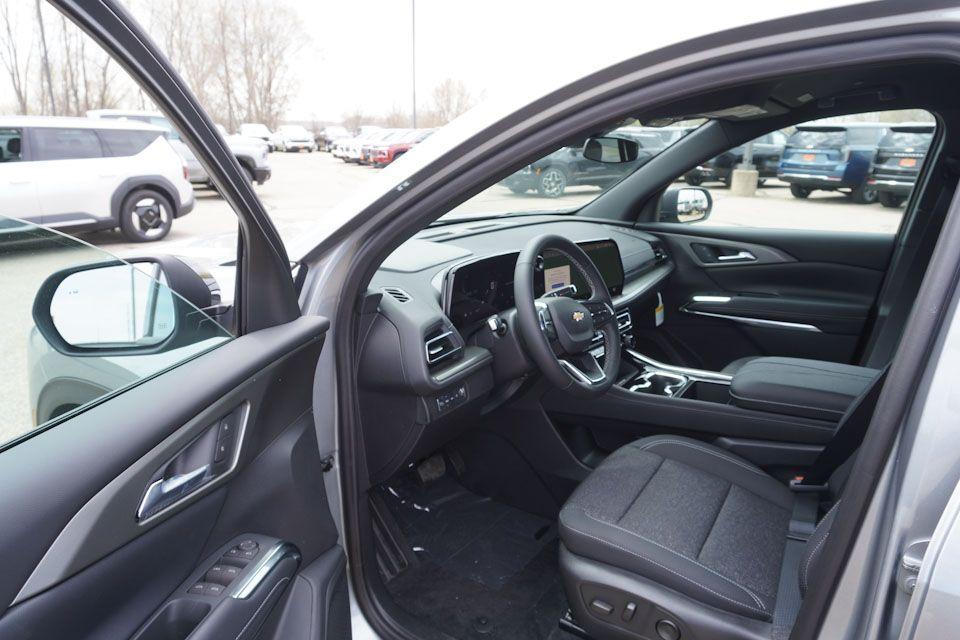 new 2025 Chevrolet Traverse car, priced at $41,391