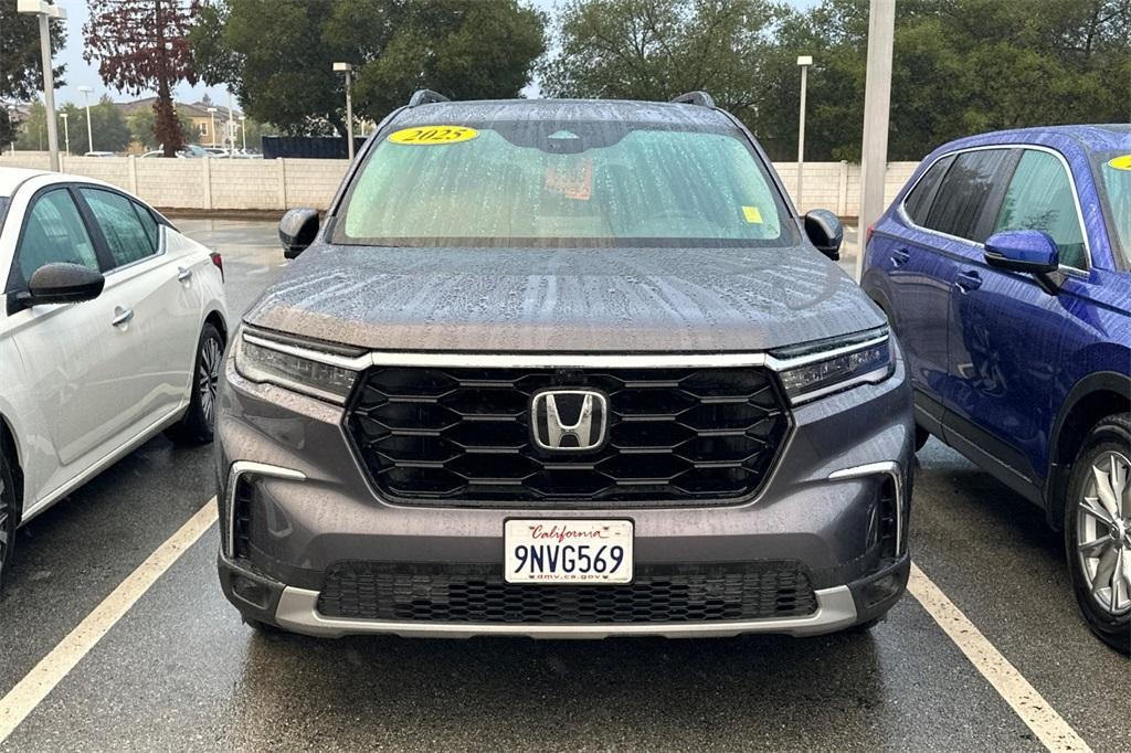 used 2025 Honda Pilot car, priced at $45,897