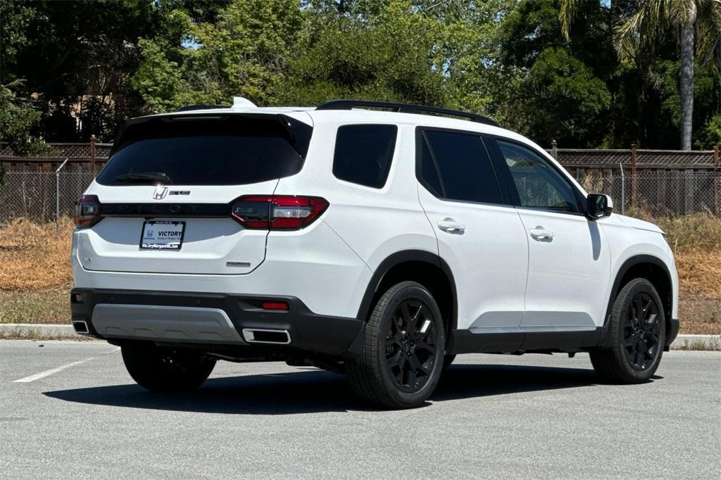 new 2025 Honda Pilot car, priced at $53,450