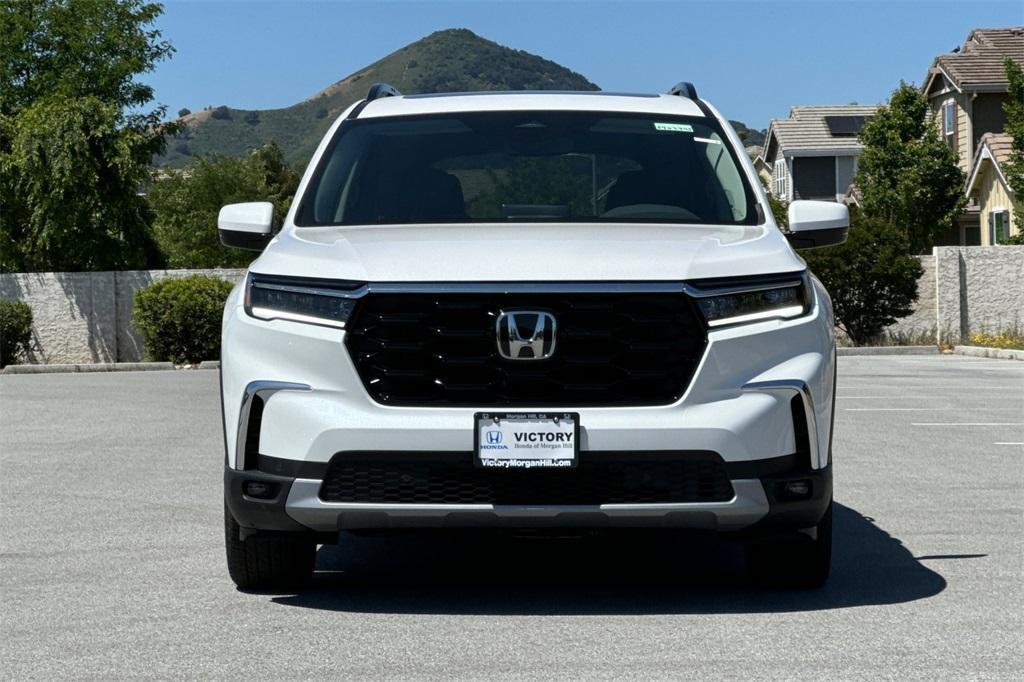 new 2025 Honda Pilot car, priced at $53,450