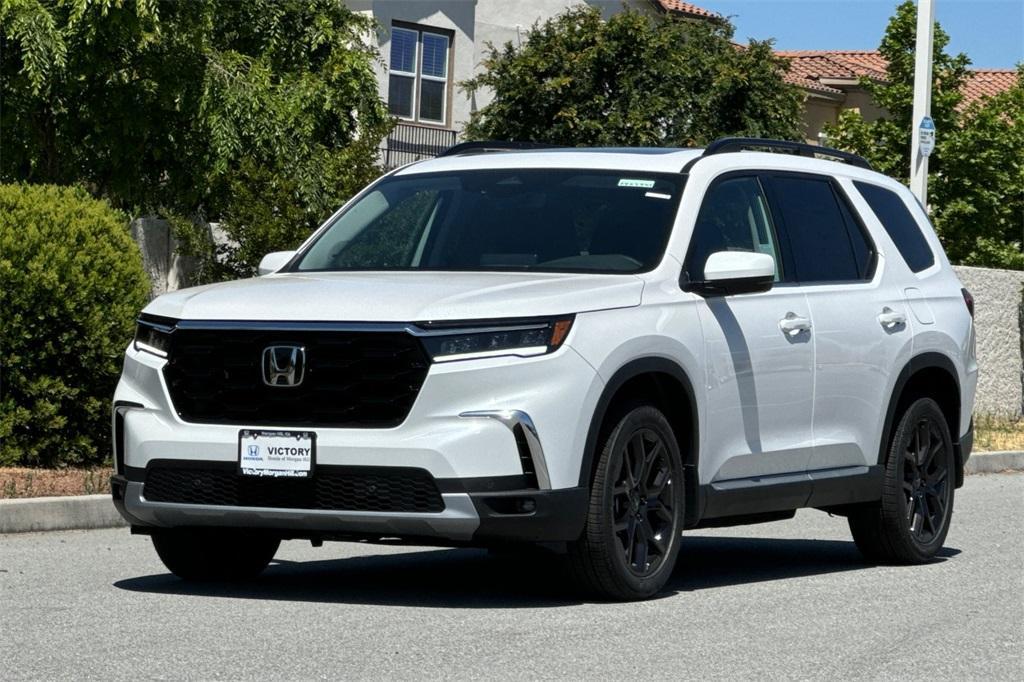 new 2025 Honda Pilot car, priced at $53,450