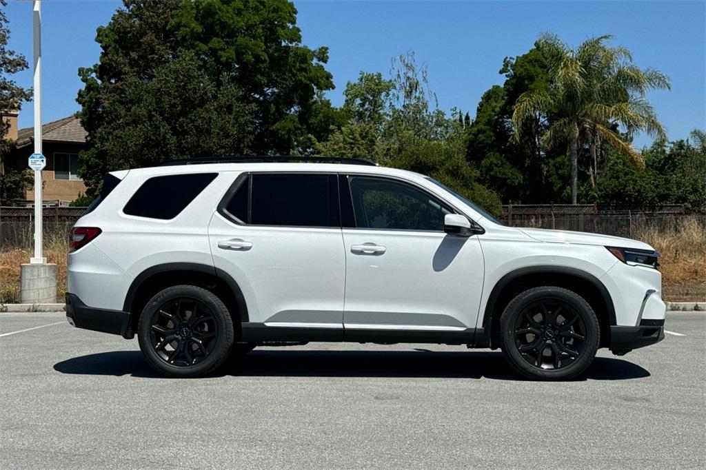 new 2025 Honda Pilot car, priced at $53,450