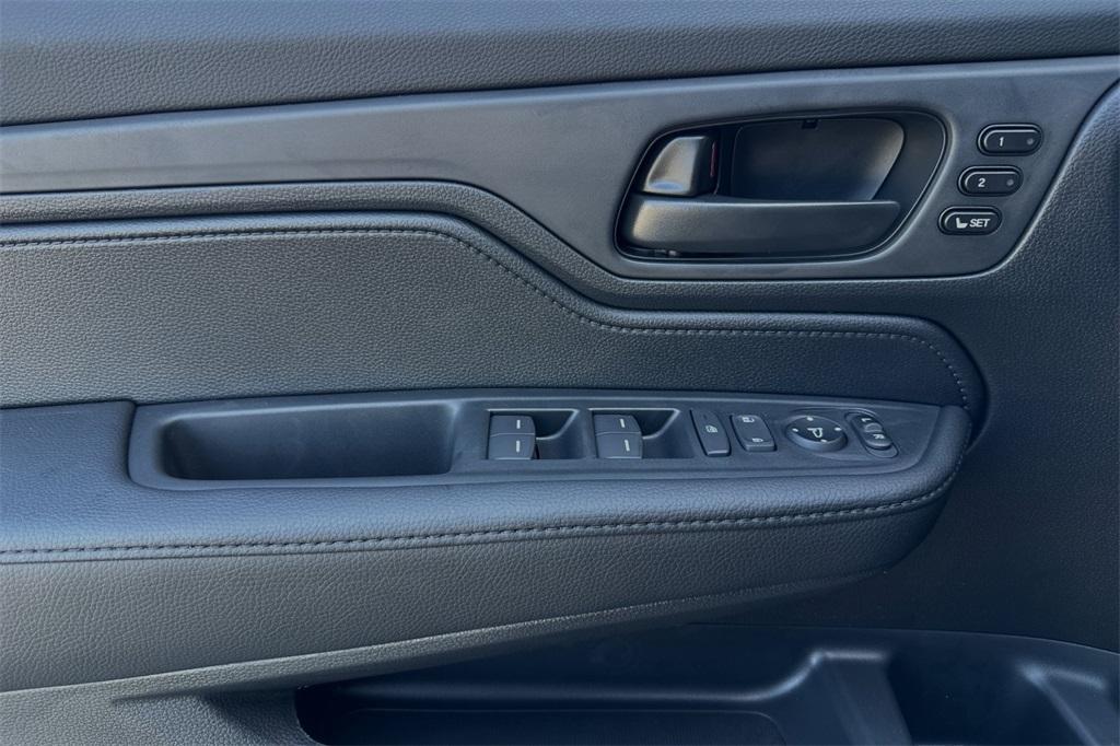 new 2025 Honda Odyssey car, priced at $44,820