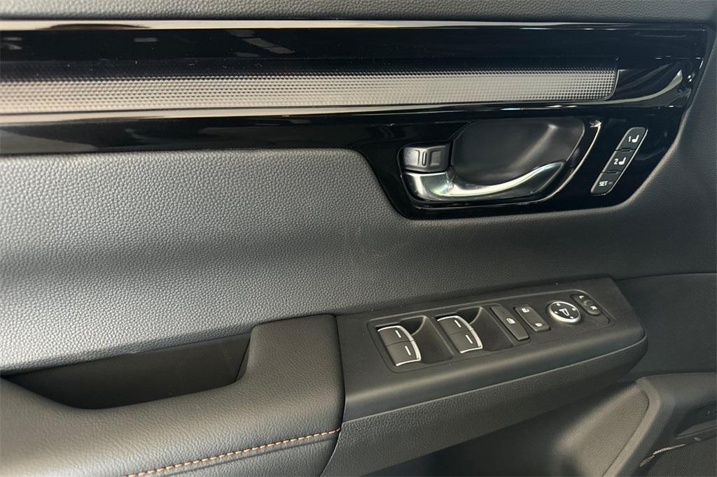 new 2026 Honda CR-V Hybrid car, priced at $43,700