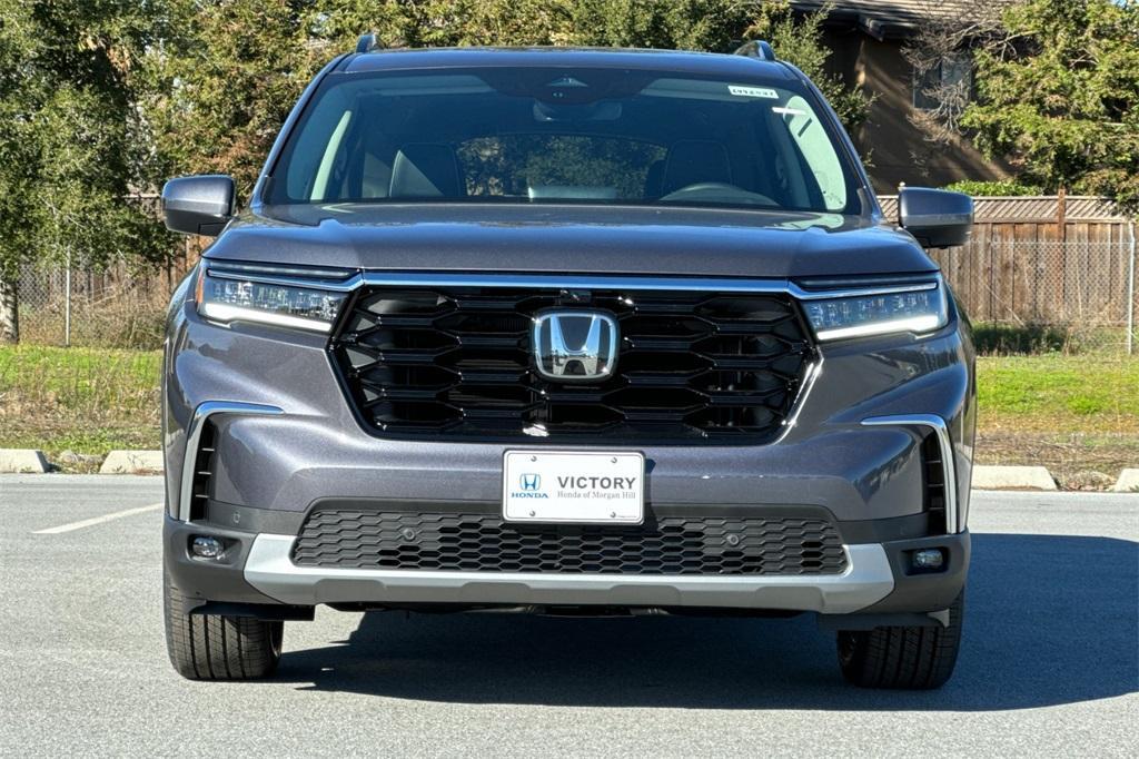 new 2025 Honda Pilot car, priced at $54,475