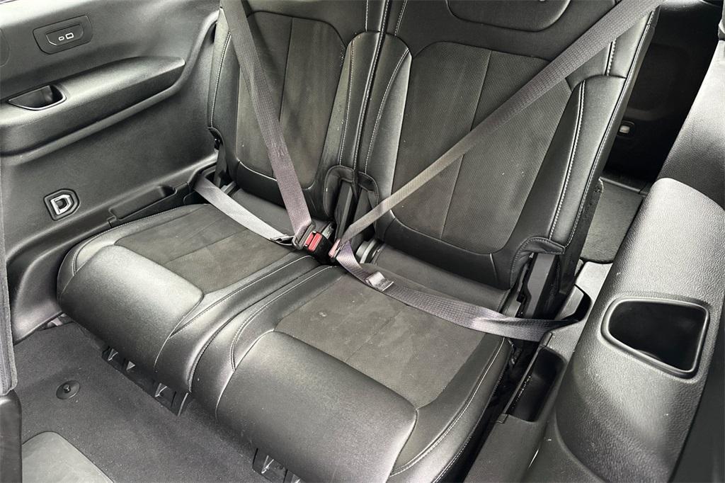 used 2024 Jeep Grand Cherokee L car, priced at $25,980