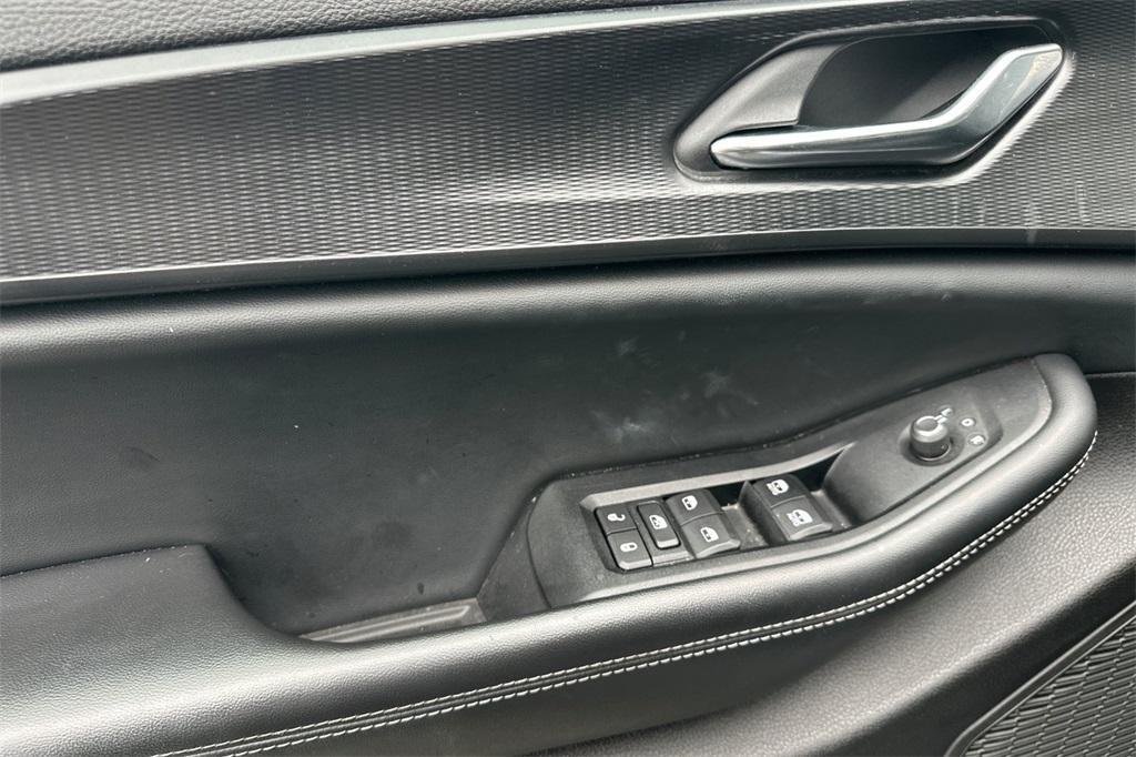 used 2024 Jeep Grand Cherokee L car, priced at $25,980