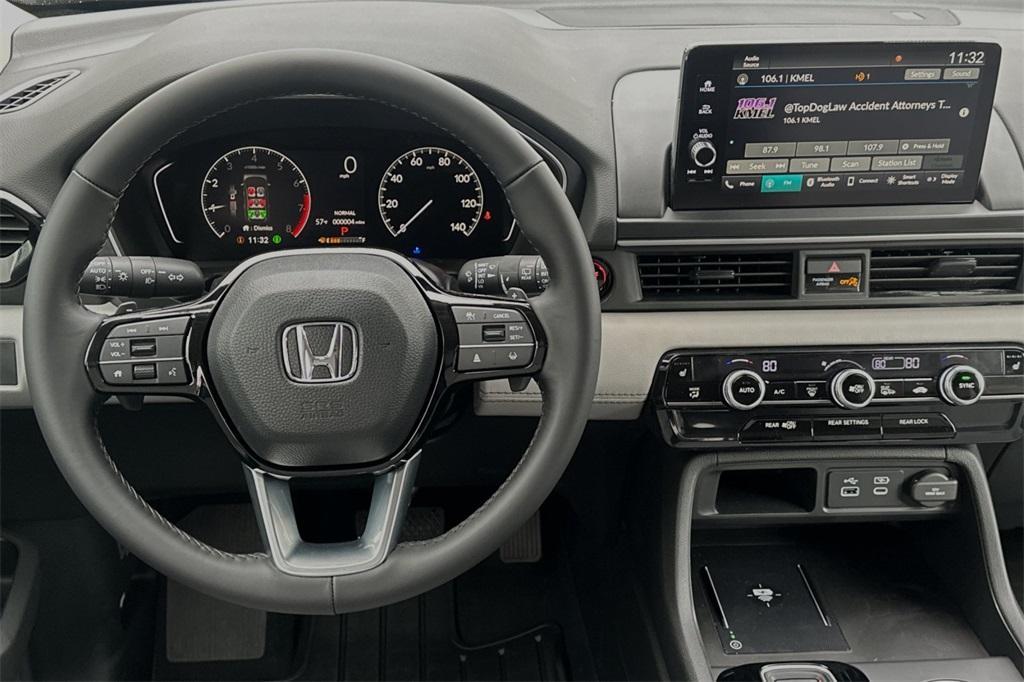 new 2025 Honda Pilot car, priced at $45,405