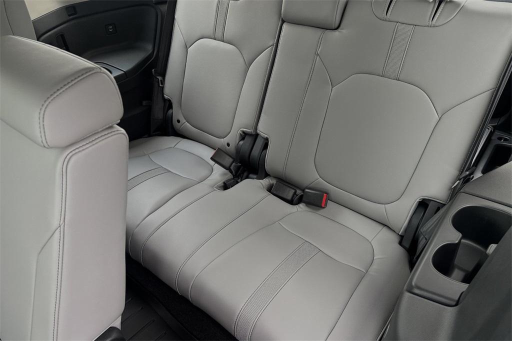 new 2025 Honda Pilot car, priced at $45,405
