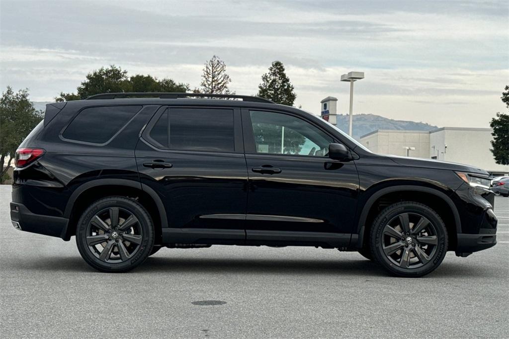 new 2025 Honda Pilot car, priced at $43,695