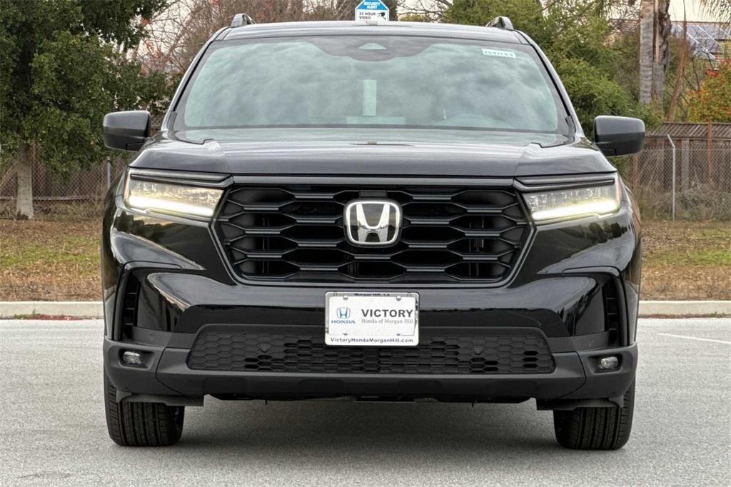 new 2025 Honda Pilot car, priced at $43,695