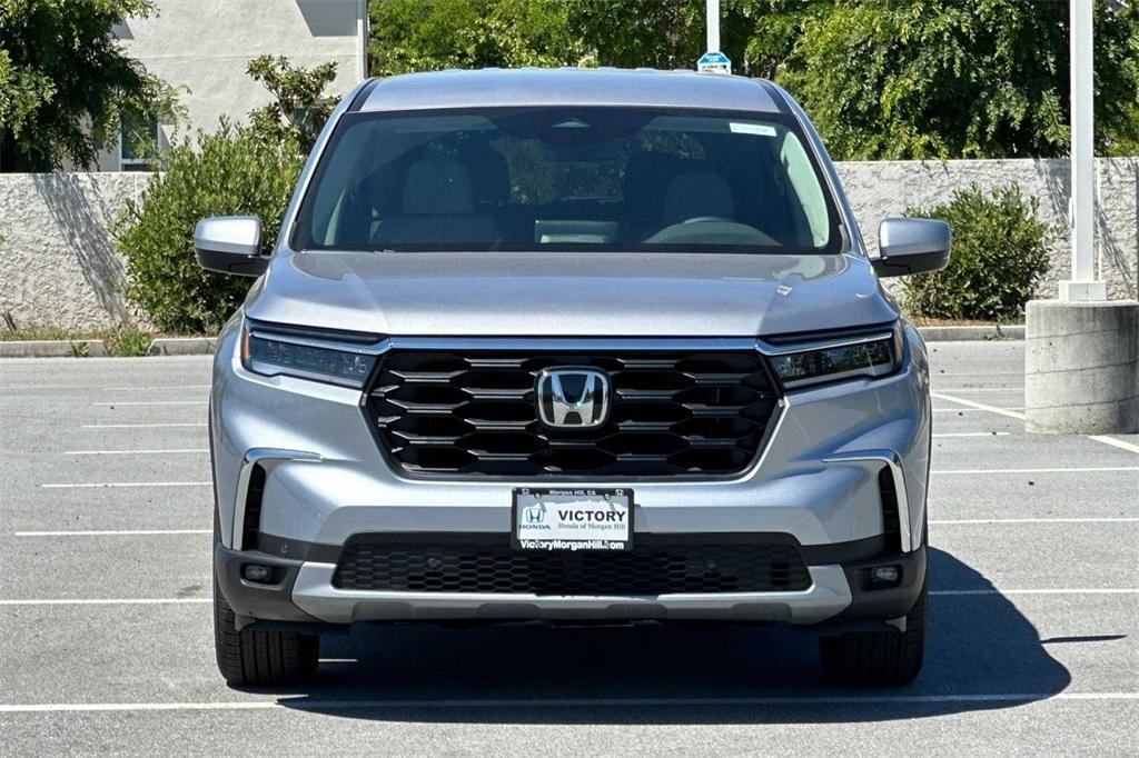 new 2025 Honda Pilot car, priced at $44,895