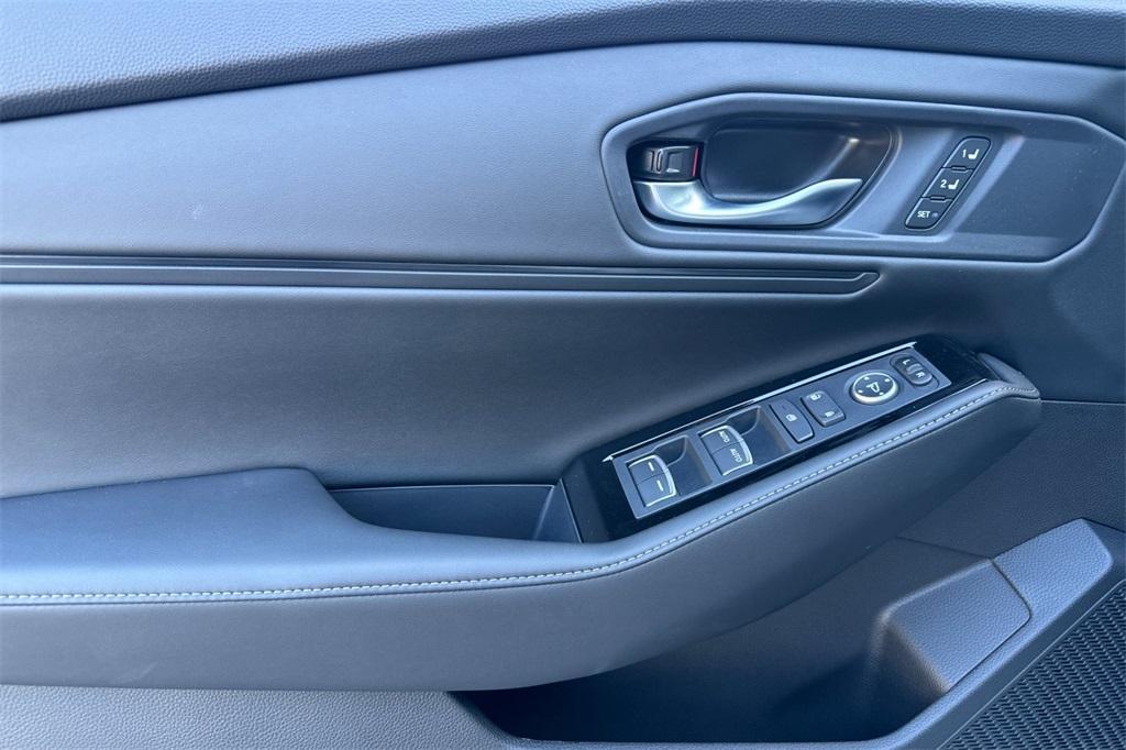 new 2025 Honda Accord Hybrid car, priced at $40,495