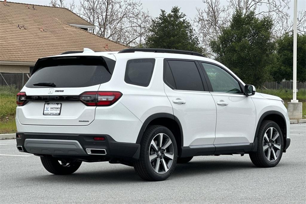 new 2025 Honda Pilot car, priced at $49,405