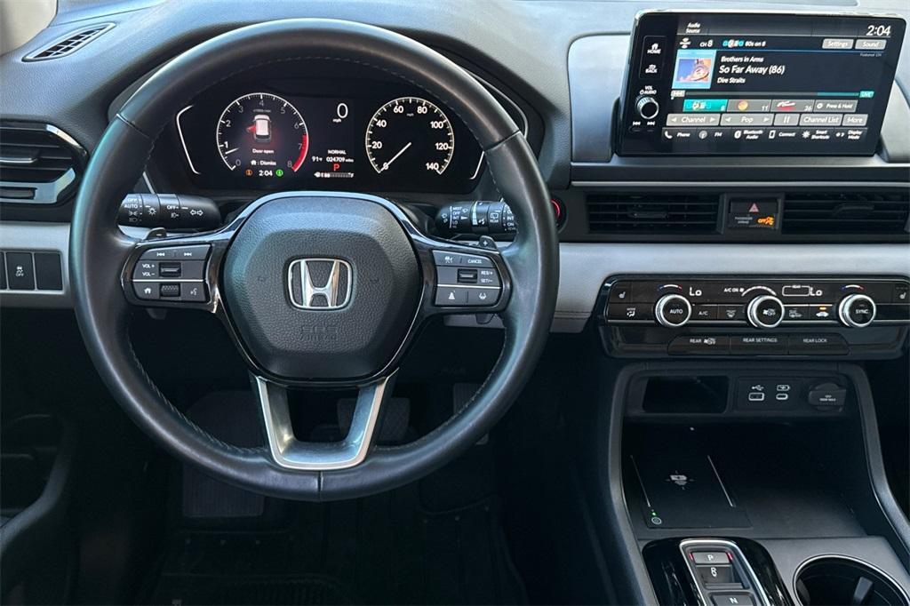 used 2025 Honda Pilot car, priced at $39,598