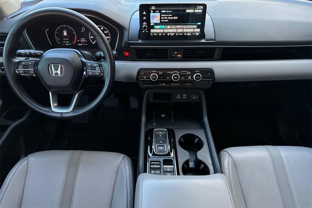 used 2025 Honda Pilot car, priced at $39,598