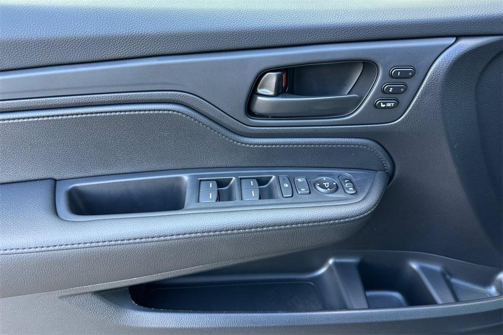 new 2026 Honda Odyssey car, priced at $45,390