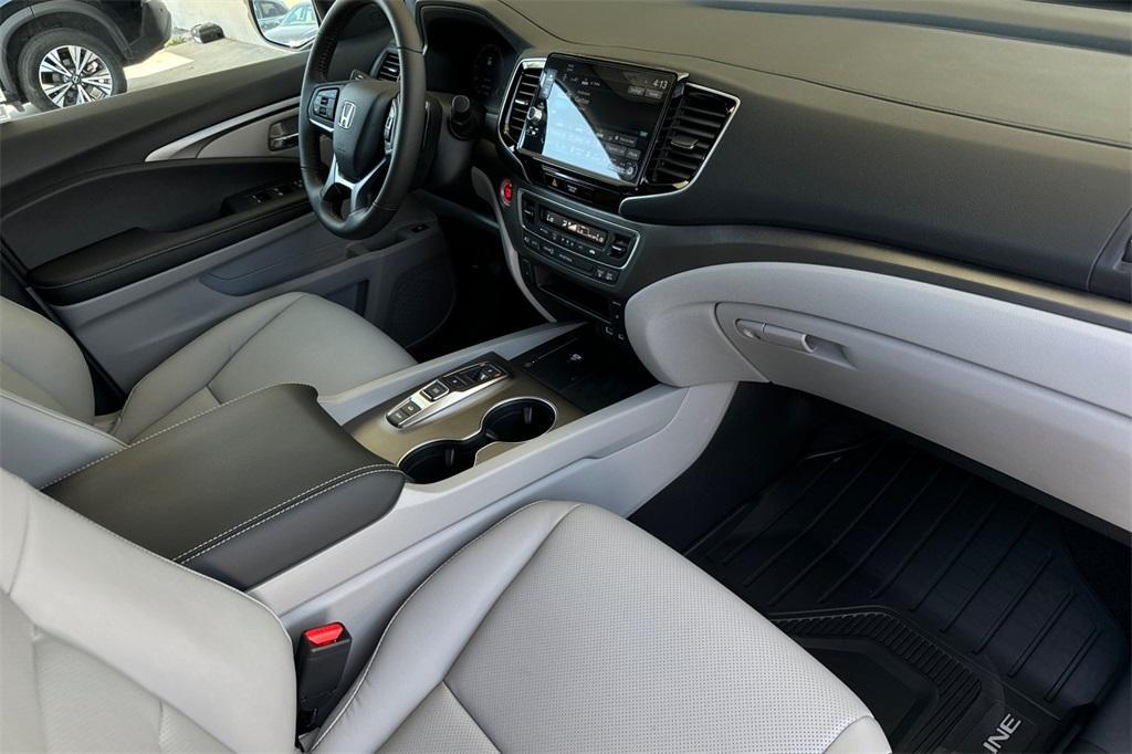 new 2025 Honda Ridgeline car, priced at $44,885