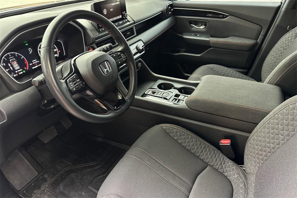 used 2025 Honda Pilot car, priced at $41,008