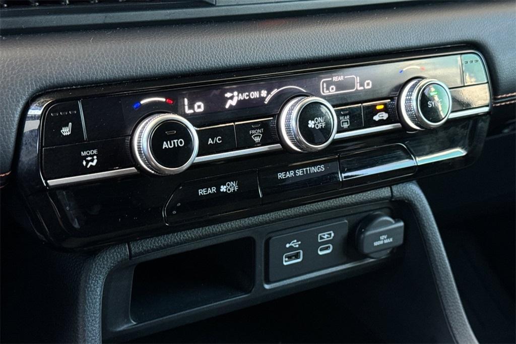 used 2024 Honda Pilot car, priced at $39,819