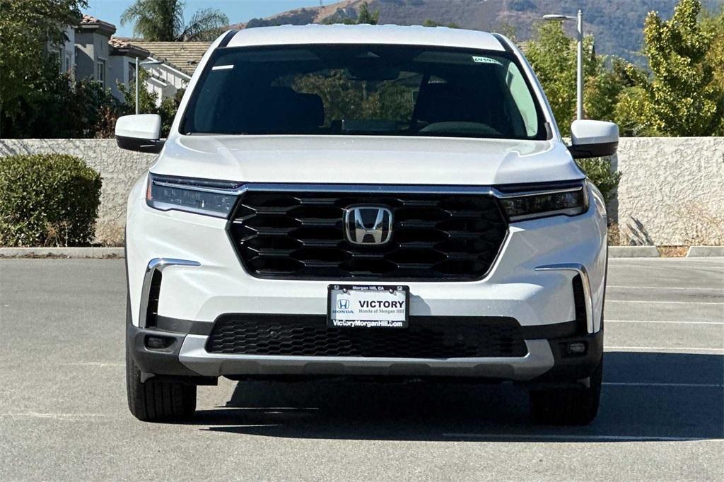 new 2025 Honda Pilot car, priced at $47,150