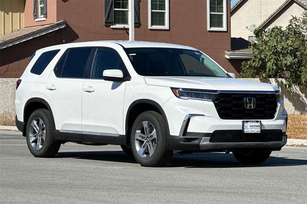 new 2025 Honda Pilot car, priced at $47,150