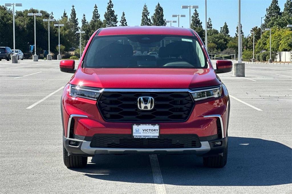 new 2025 Honda Pilot car, priced at $46,080