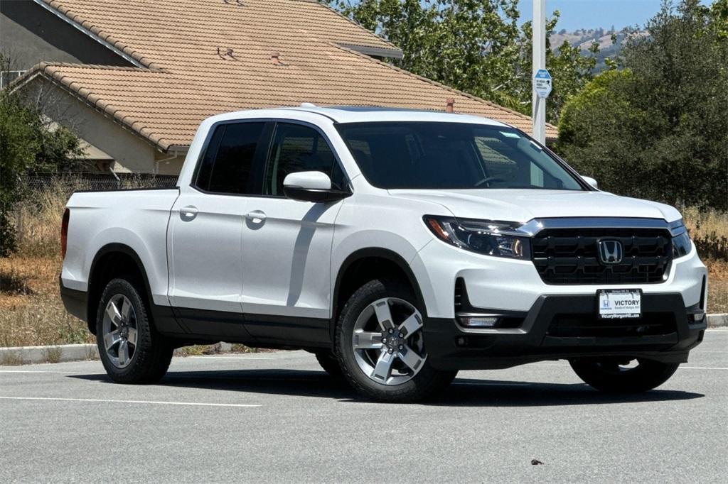 new 2025 Honda Ridgeline car, priced at $45,135