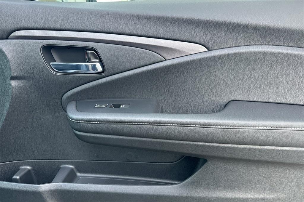 new 2025 Honda Ridgeline car, priced at $45,135