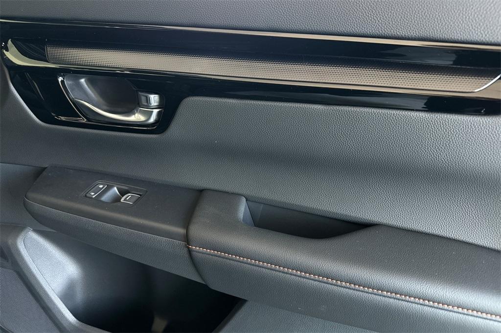 new 2026 Honda CR-V Hybrid car, priced at $43,700