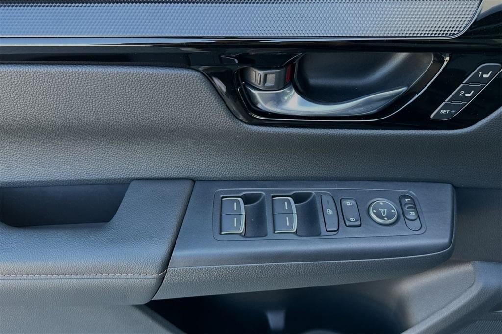 new 2025 Honda CR-V Hybrid car, priced at $42,495