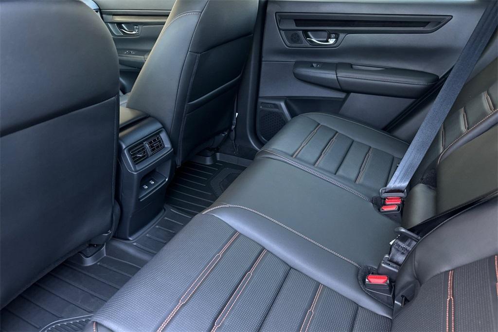 new 2026 Honda CR-V Hybrid car, priced at $40,175