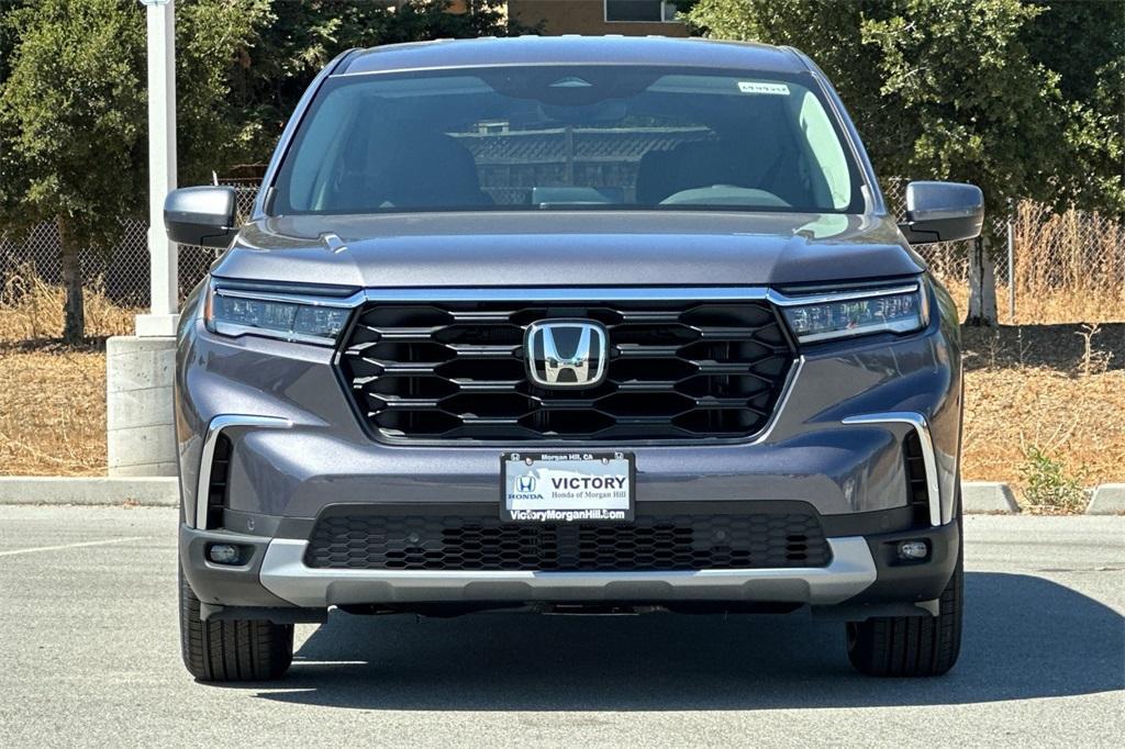 new 2025 Honda Pilot car, priced at $47,050