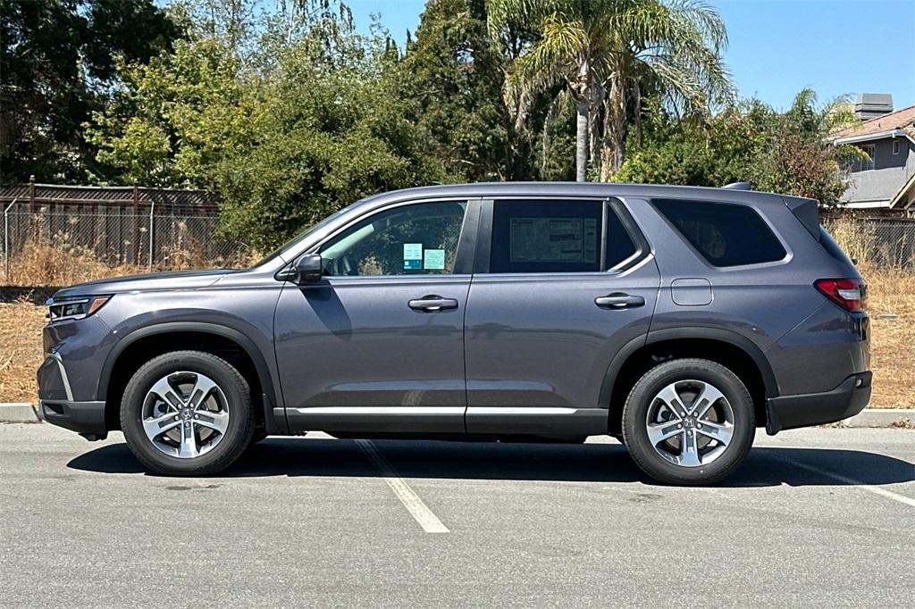 new 2025 Honda Pilot car, priced at $47,050