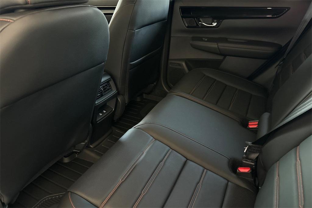 new 2026 Honda CR-V Hybrid car, priced at $43,645