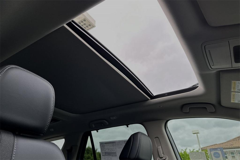 new 2025 Honda Pilot car, priced at $51,505