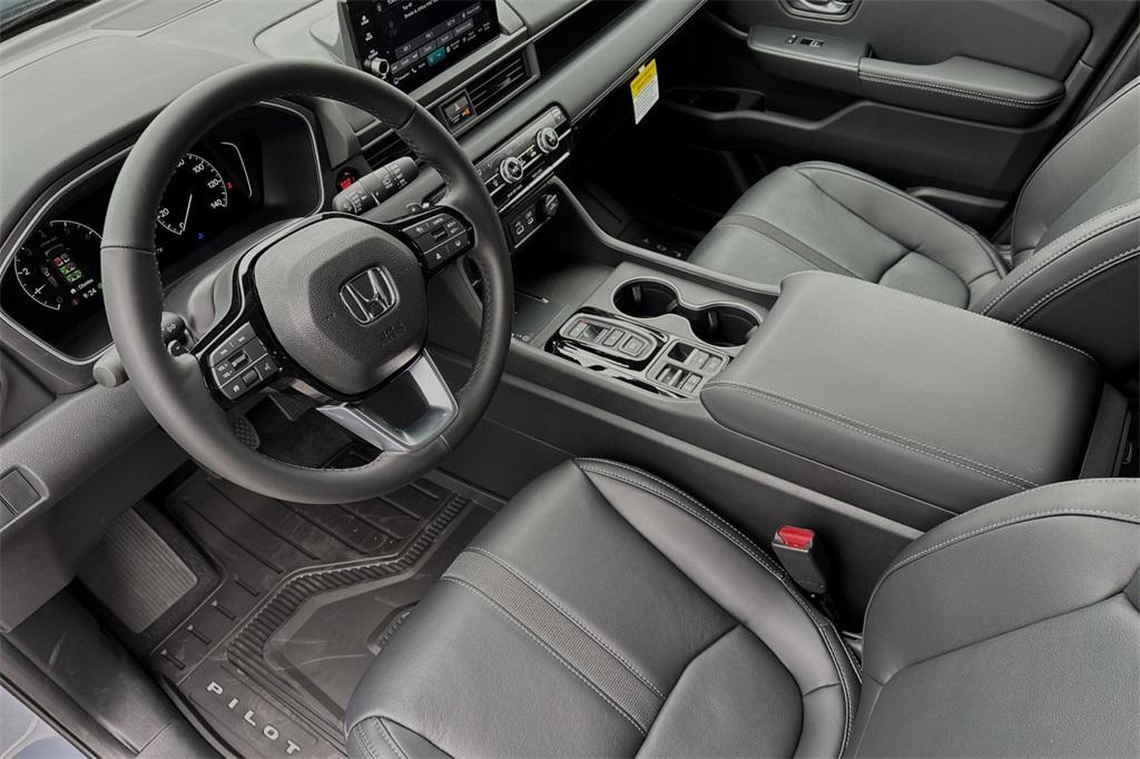 new 2025 Honda Pilot car, priced at $51,505