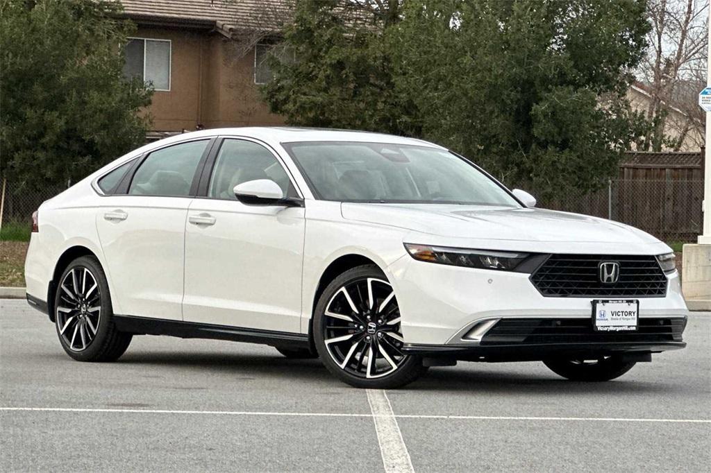 new 2024 Honda Accord Hybrid car, priced at $39,985