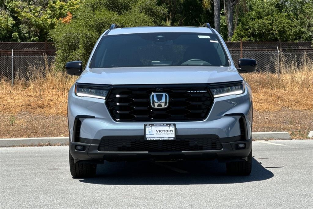 new 2025 Honda Pilot car, priced at $57,215