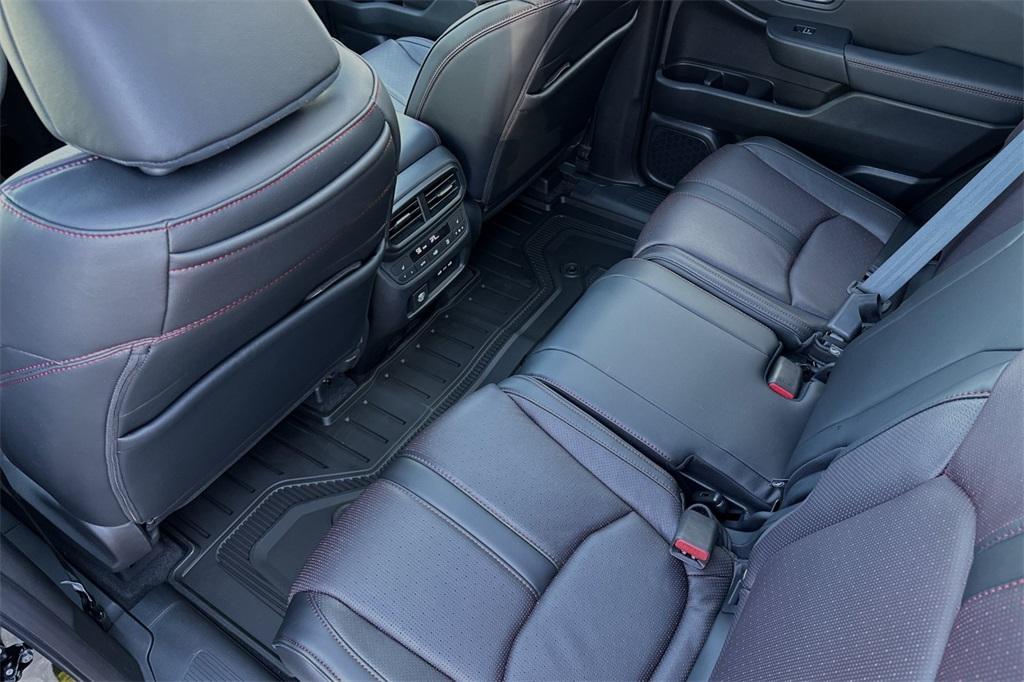 new 2025 Honda Pilot car, priced at $57,215