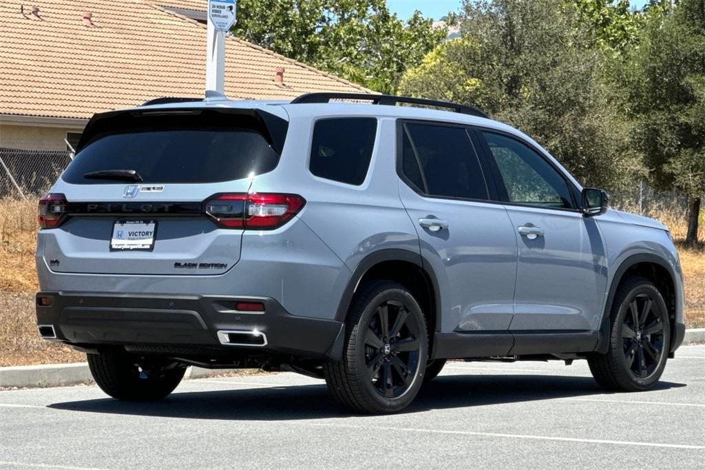 new 2025 Honda Pilot car, priced at $57,215