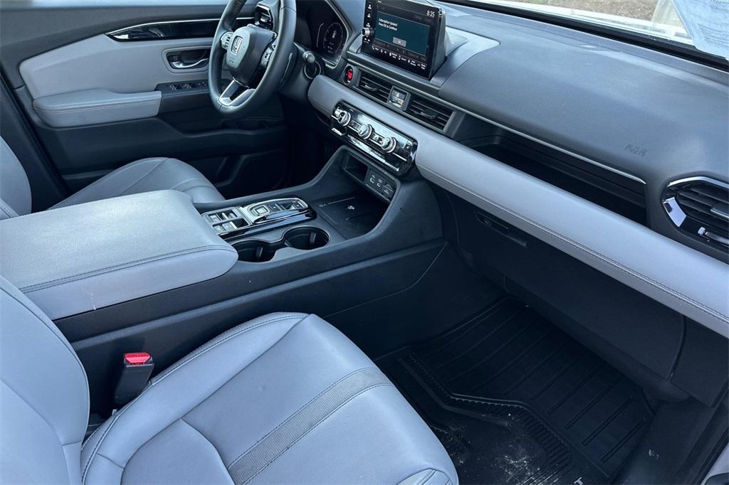 used 2023 Honda Pilot car, priced at $37,741