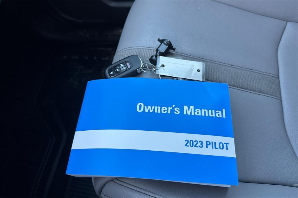 used 2023 Honda Pilot car, priced at $37,741